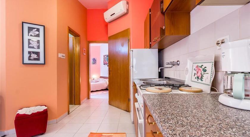 Apartments Bardak Ližnjan Quarto foto