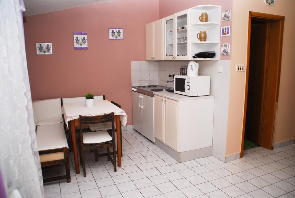 Apartments Bardak Ližnjan Quarto foto