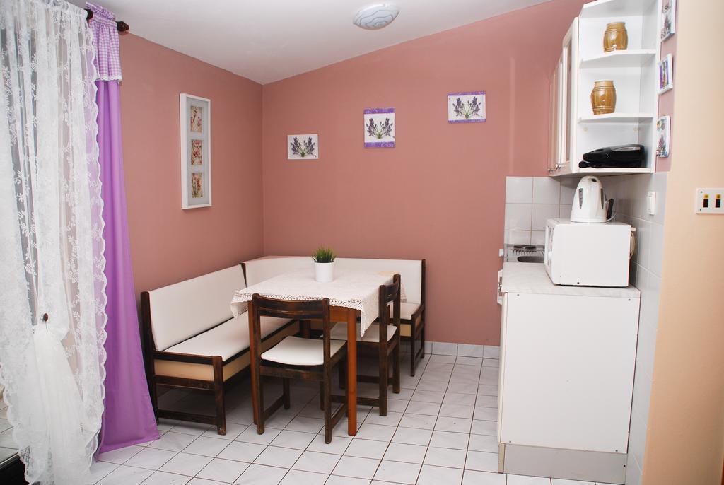 Apartments Bardak Ližnjan Quarto foto