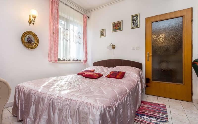 Apartments Bardak Ližnjan Quarto foto